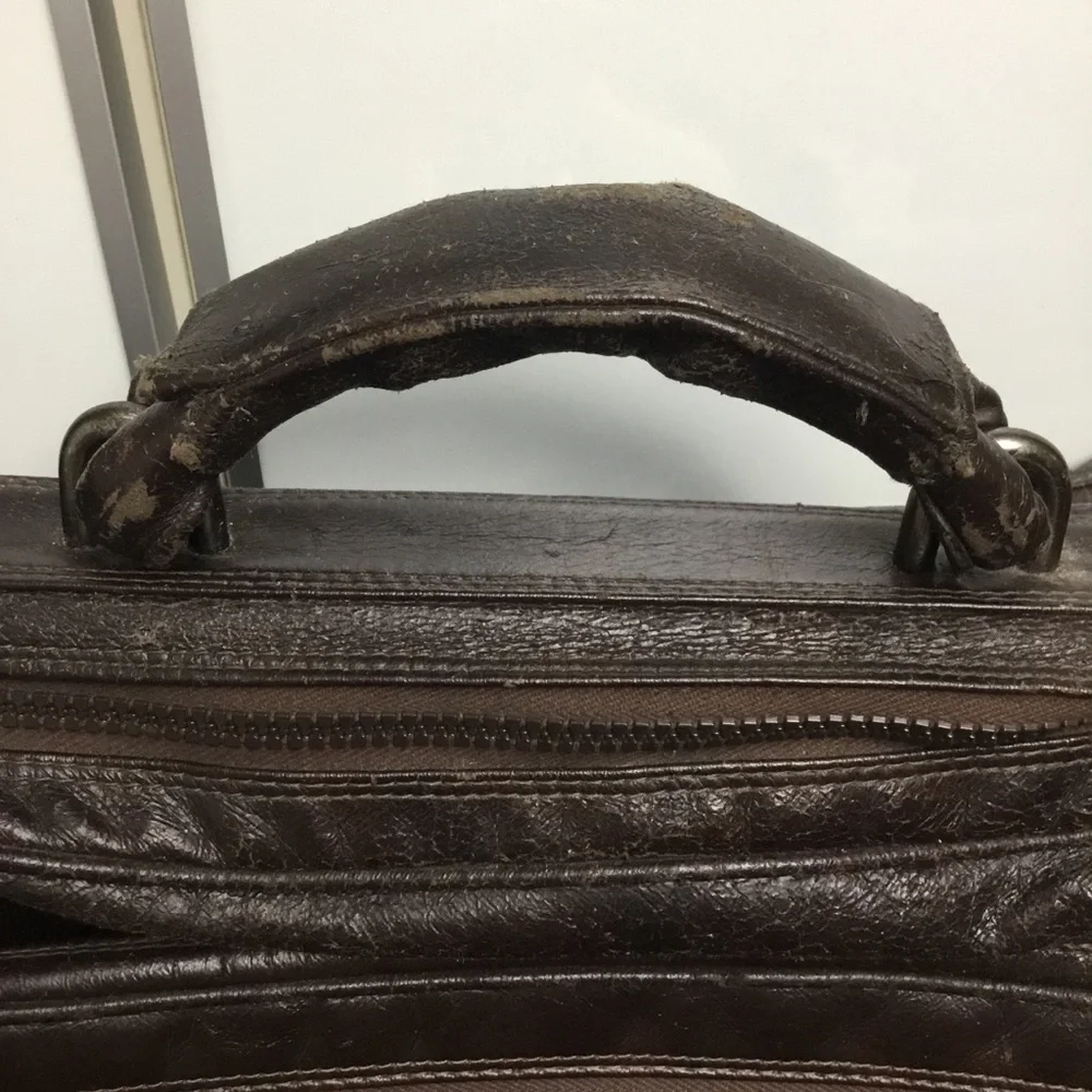 Genuine Leather Zippered Shoulder Messenger Bag - Picture 3 of 16
